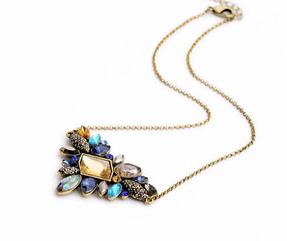 KISS ME Exquisite Rhinestone Pendant Necklace