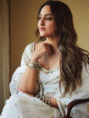 Sonakshi Sinha In Afghani Oxidised German Silver Bracelet