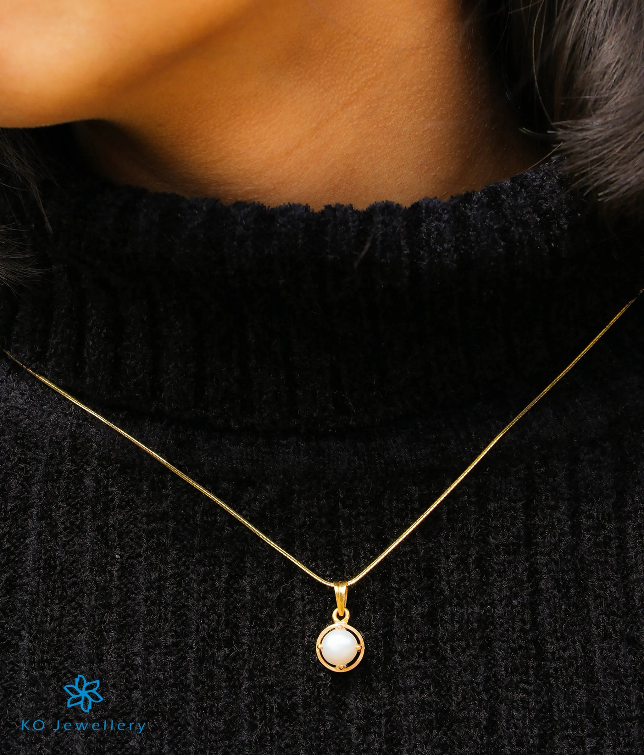 The Classic Pearl Pendant , Earstuds & Ring in 22 KT Gold