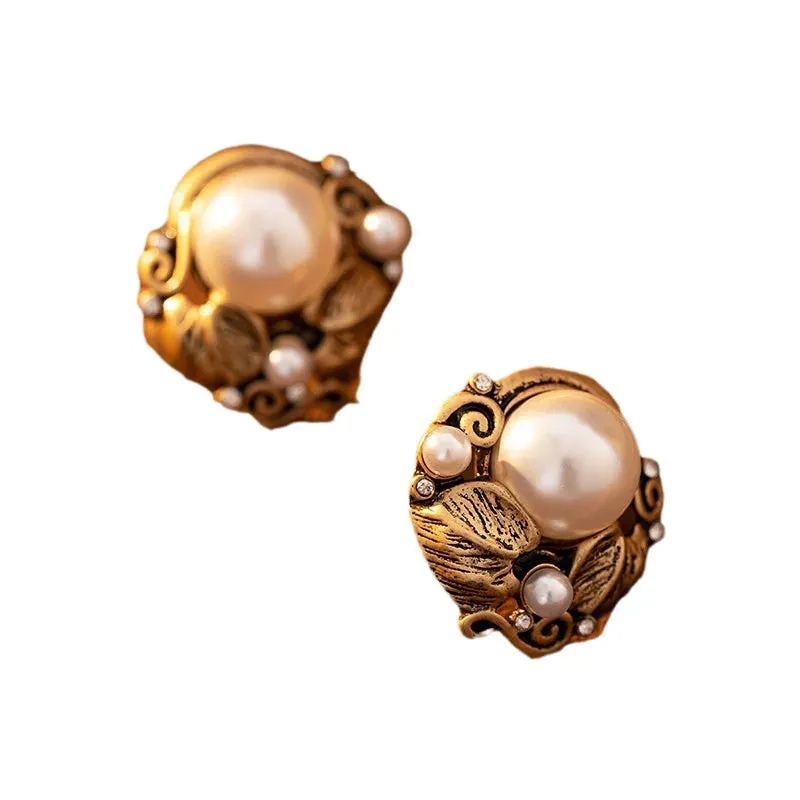 VAIGE Timeless Geometric Pearl Studs