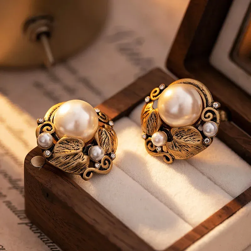 VAIGE Timeless Geometric Pearl Studs