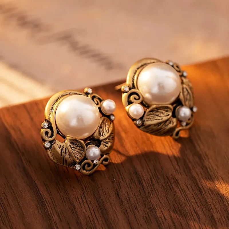 VAIGE Timeless Geometric Pearl Studs