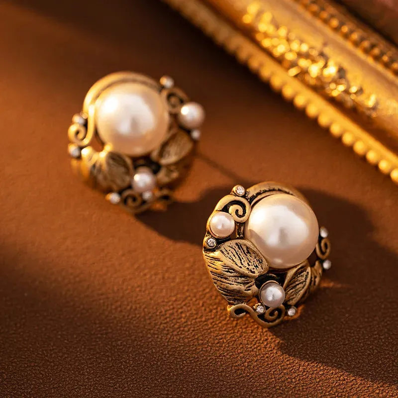 VAIGE Timeless Geometric Pearl Studs